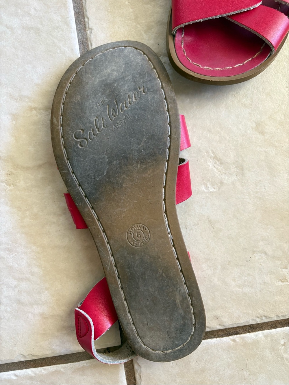 Salt Water red sandals - Picture 4 of 4